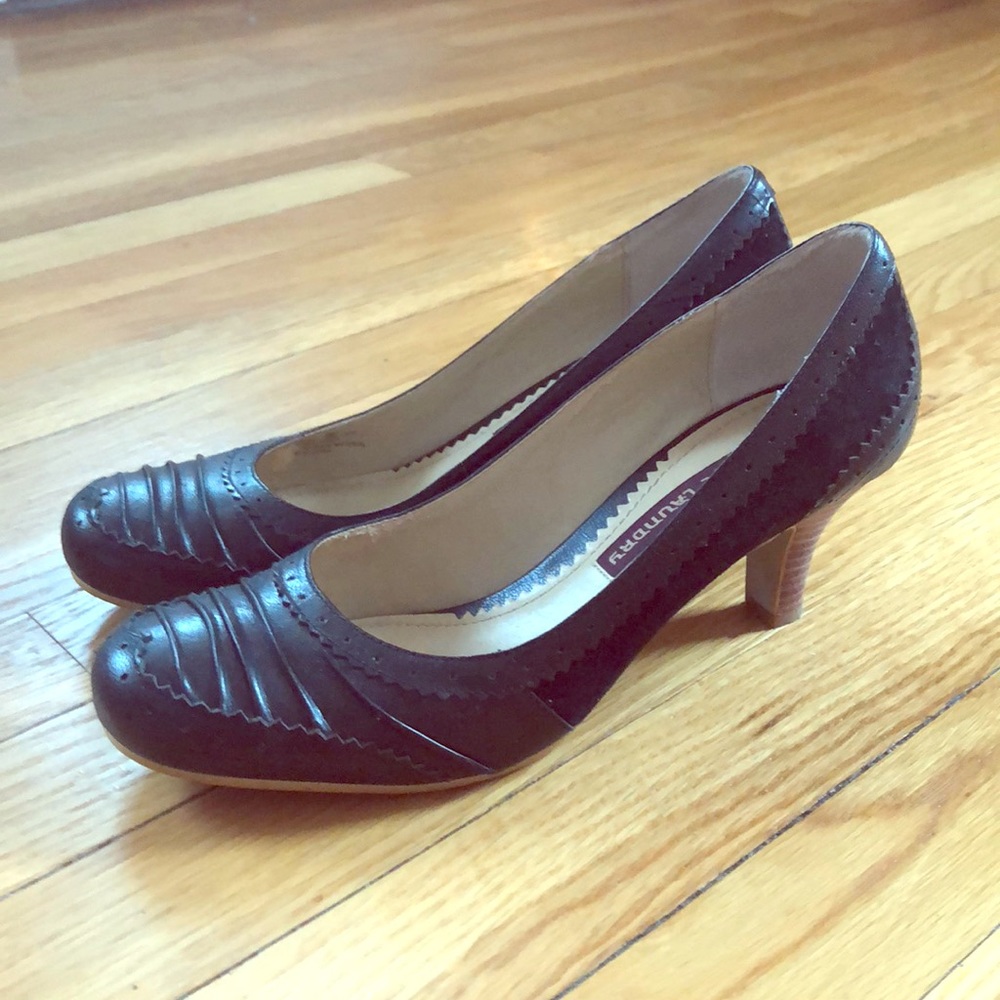 Black Chinese Laundry 2inch heels